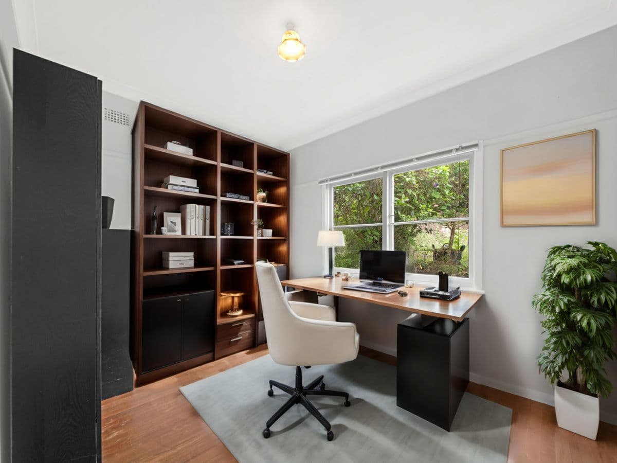 8 Northumberland Avenue, MOUNT COLAH, Mount Colah - Thumbnail 2