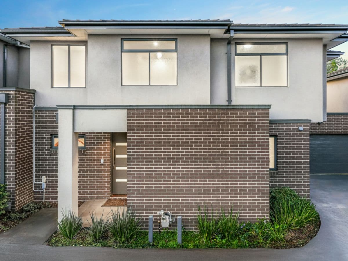 2/22 Amdura Road, DONCASTER EAST, Doncaster East - Image 1