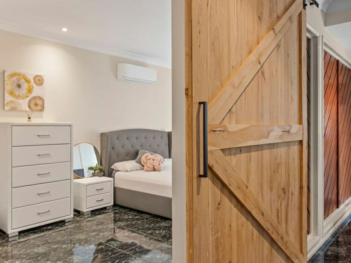 19 Chilton Court, DEEBING HEIGHTS, Deebing Heights - Thumbnail 7