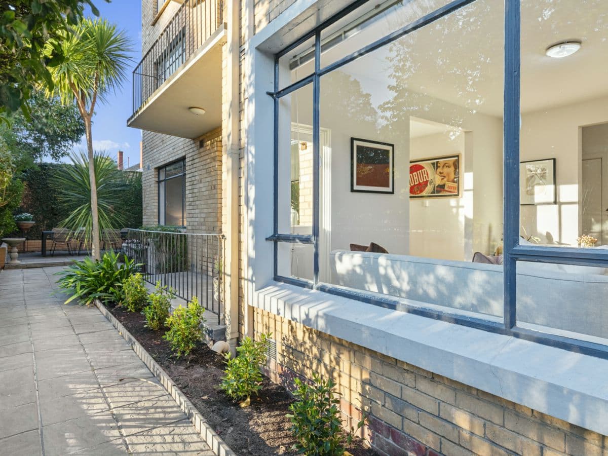 1/126 Alma Road, ST KILDA EAST, St Kilda East - Image 1