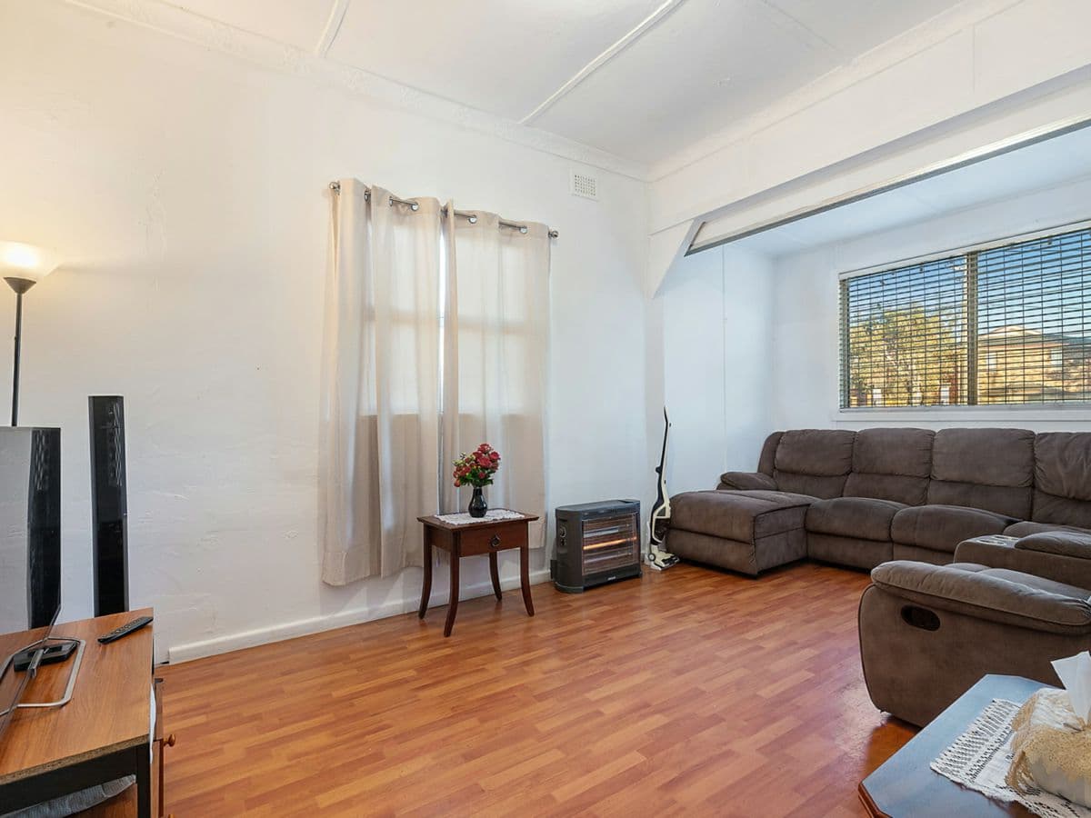 1 Bouvardia Street, PUNCHBOWL, Punchbowl - Thumbnail 5
