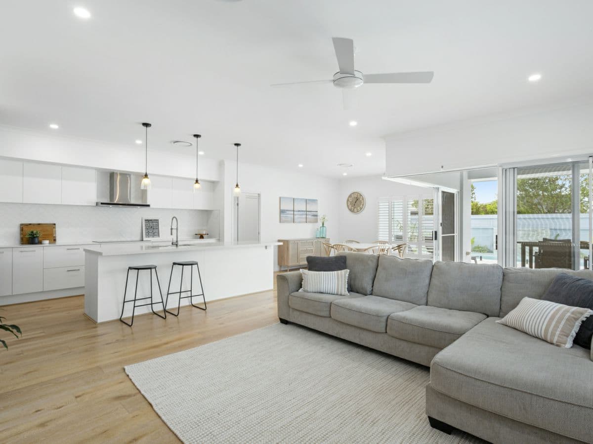 56 Birchgrove Circuit, BARINGA, Baringa - Thumbnail 3