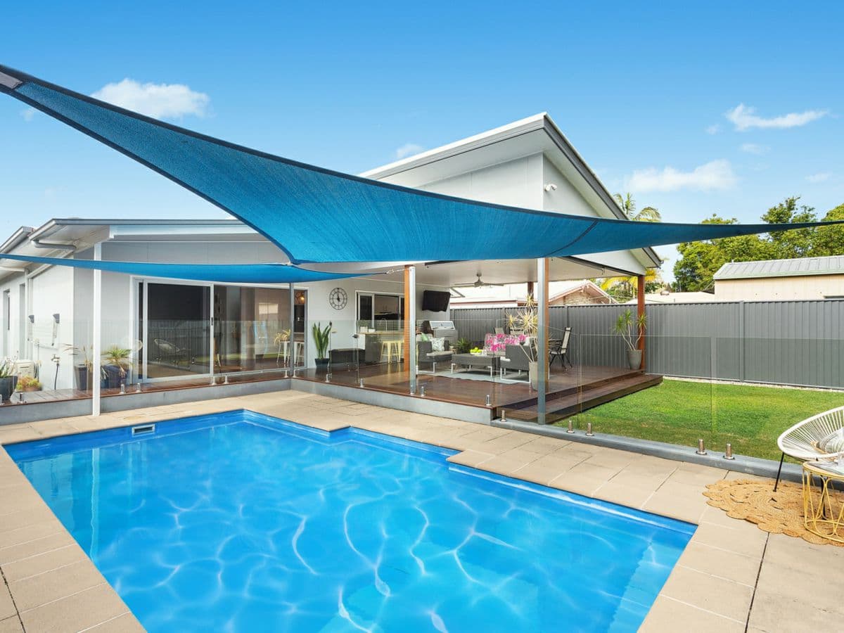 100 Westminster Avenue, GOLDEN BEACH, Golden Beach - Thumbnail 2