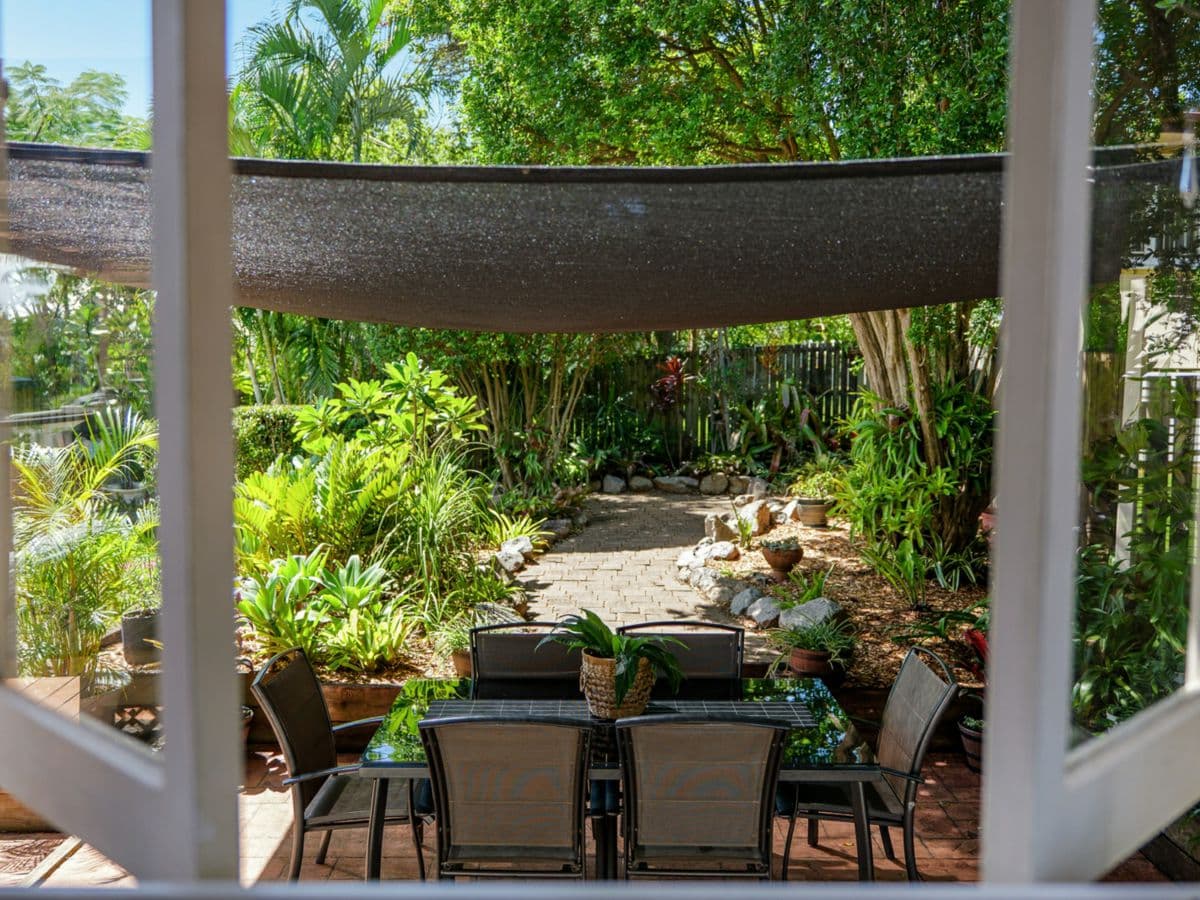 55 Banoon Drive, WYNNUM, Wynnum - Image 1