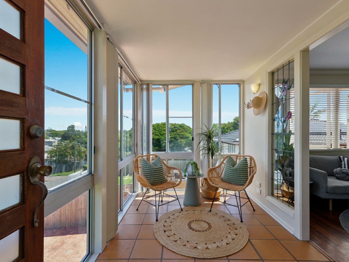 55 Banoon Drive, WYNNUM, Wynnum - Thumbnail 4