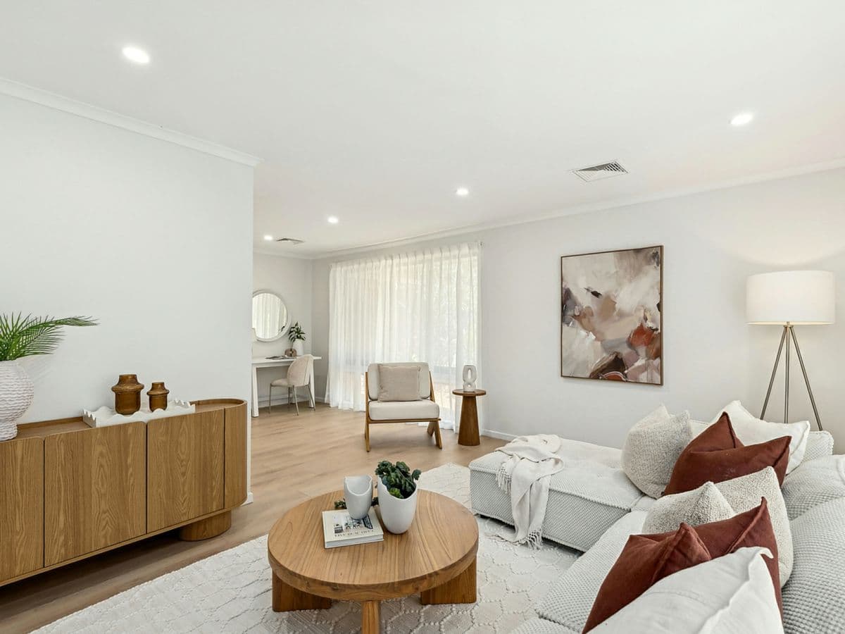 8 Camden Close, POINT CLARE, Point Clare - Thumbnail 3