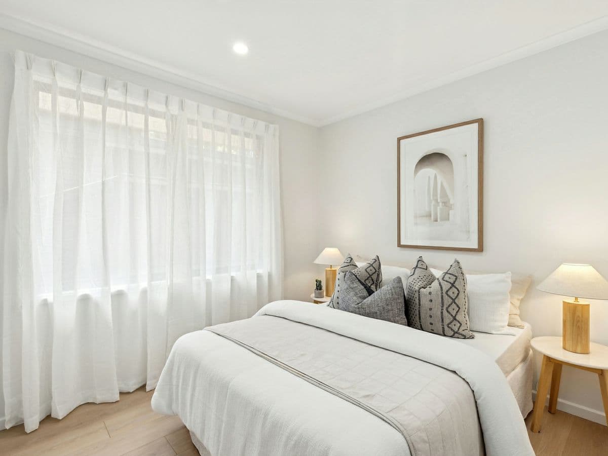 8 Camden Close, POINT CLARE, Point Clare - Thumbnail 5
