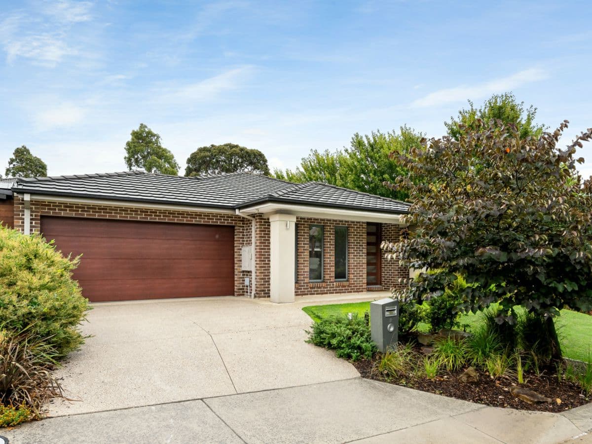 2 Drewett Circuit, CROYDON, Croydon - Image 1