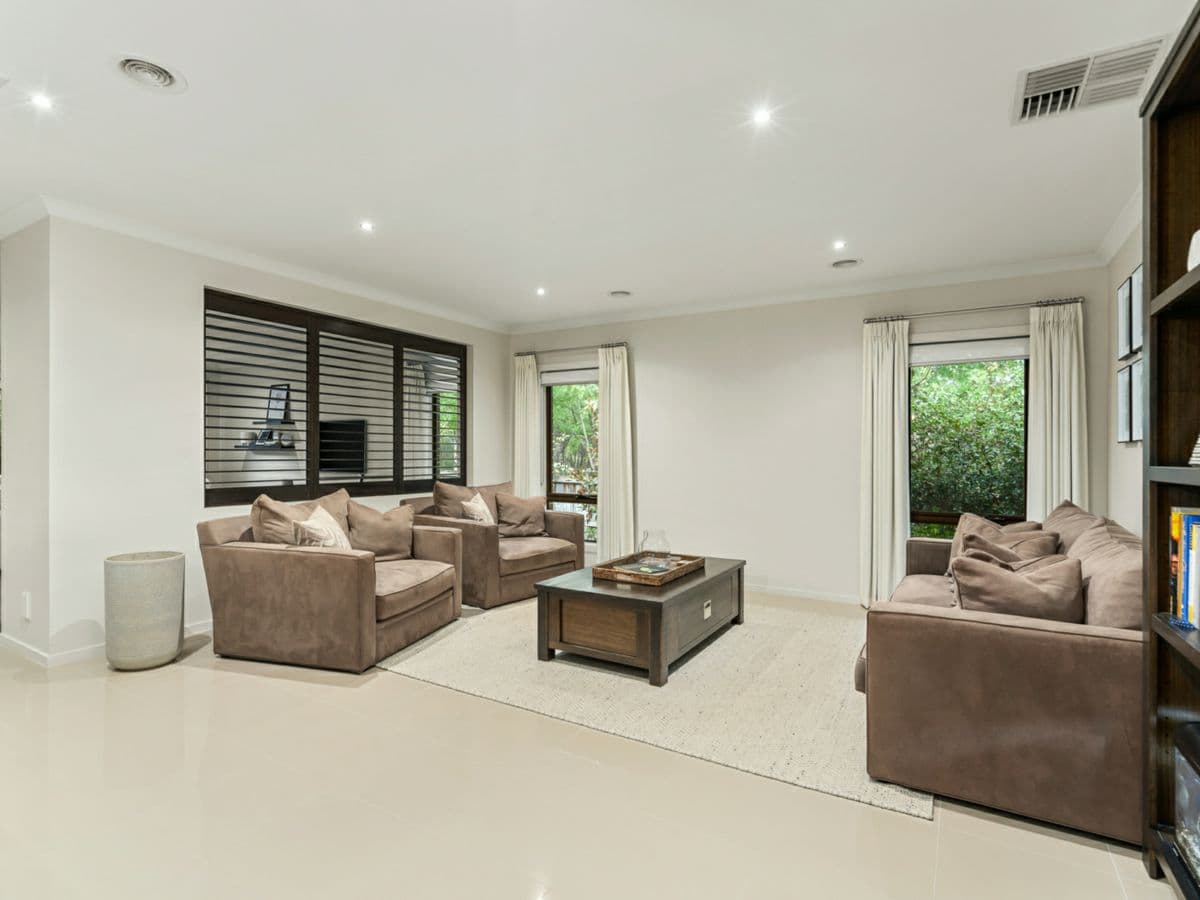 2 Drewett Circuit, CROYDON, Croydon - Thumbnail 4