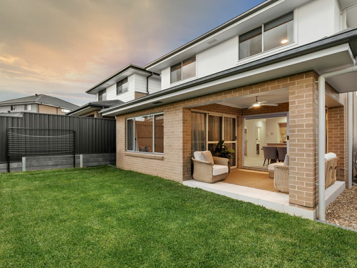 4 Myrtle Crescent (Gables), BOX HILL, Box Hill - Thumbnail 2