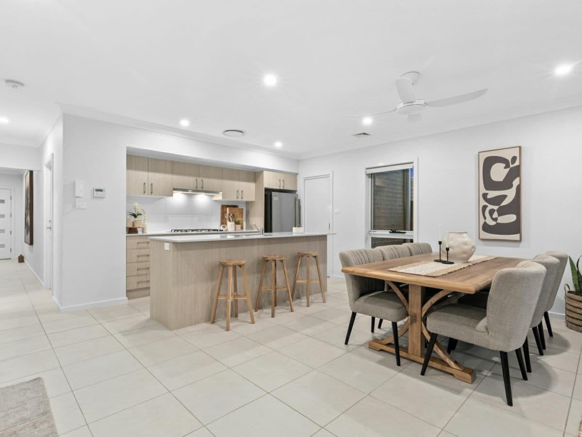 4 Myrtle Crescent (Gables), BOX HILL, Box Hill - Thumbnail 3