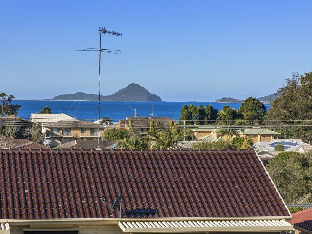 10 Raymond Avenue, SALAMANDER BAY, Salamander Bay - Image 1