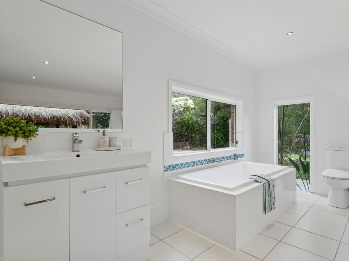 24 Beaumont Court, CURRUMBIN WATERS, Currumbin Waters - Thumbnail 4
