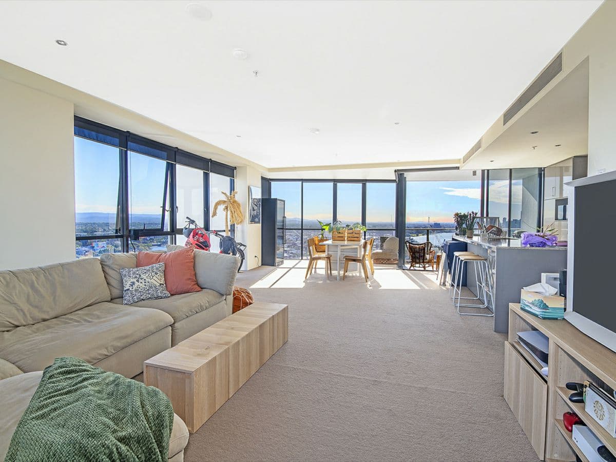 2701/4 WAHROONGA Place, SURFERS PARADISE, Surfers Paradise - Thumbnail 4