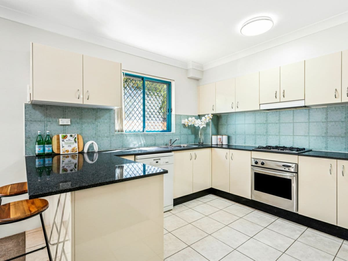 3/15-17 Carilla Street, BURWOOD, Burwood - Thumbnail 4