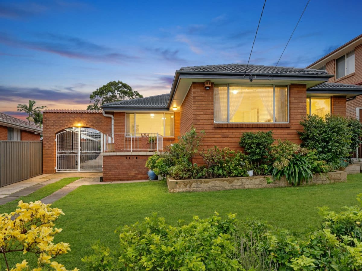121 Mississippi Road, SEVEN HILLS, Seven Hills - Image 1