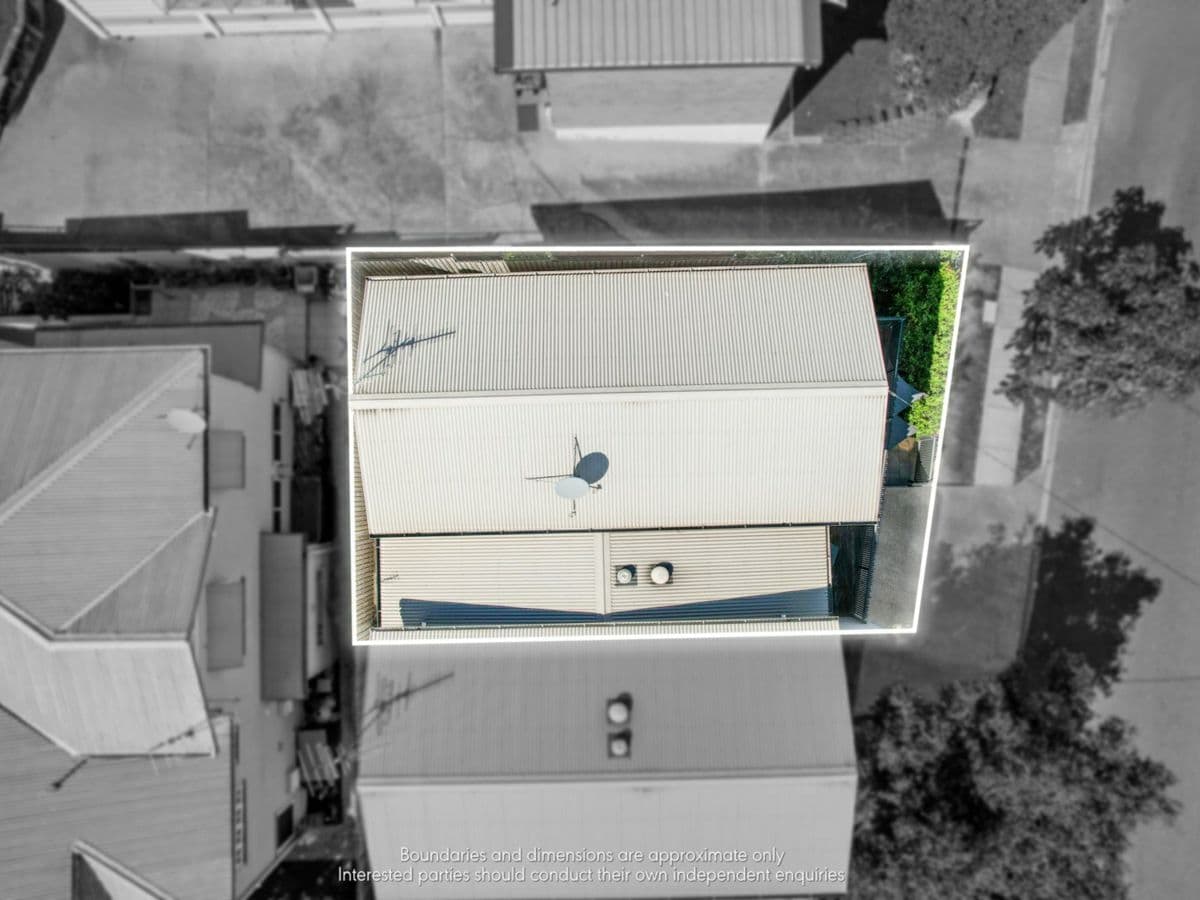 86 Adamson Street, WOOLOOWIN, Wooloowin - Thumbnail 3