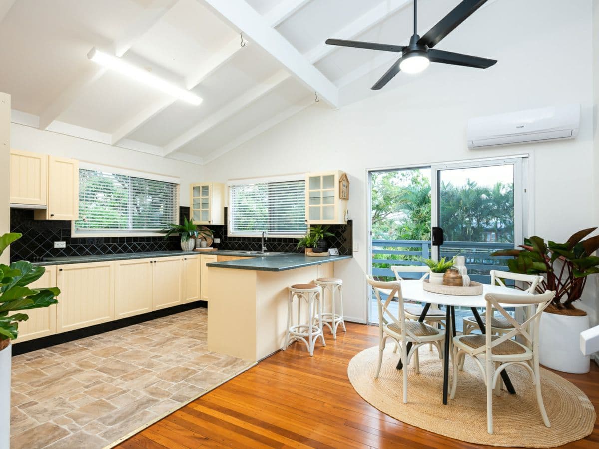 12 Mitchell Avenue, MOLENDINAR, Molendinar - Thumbnail 5