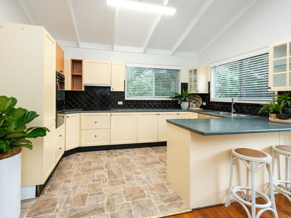 12 Mitchell Avenue, MOLENDINAR, Molendinar - Thumbnail 6