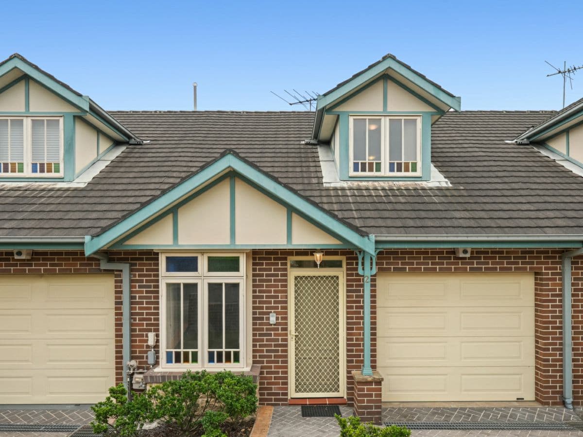 2/11 Trelawney Street, EASTWOOD, Eastwood - Image 1