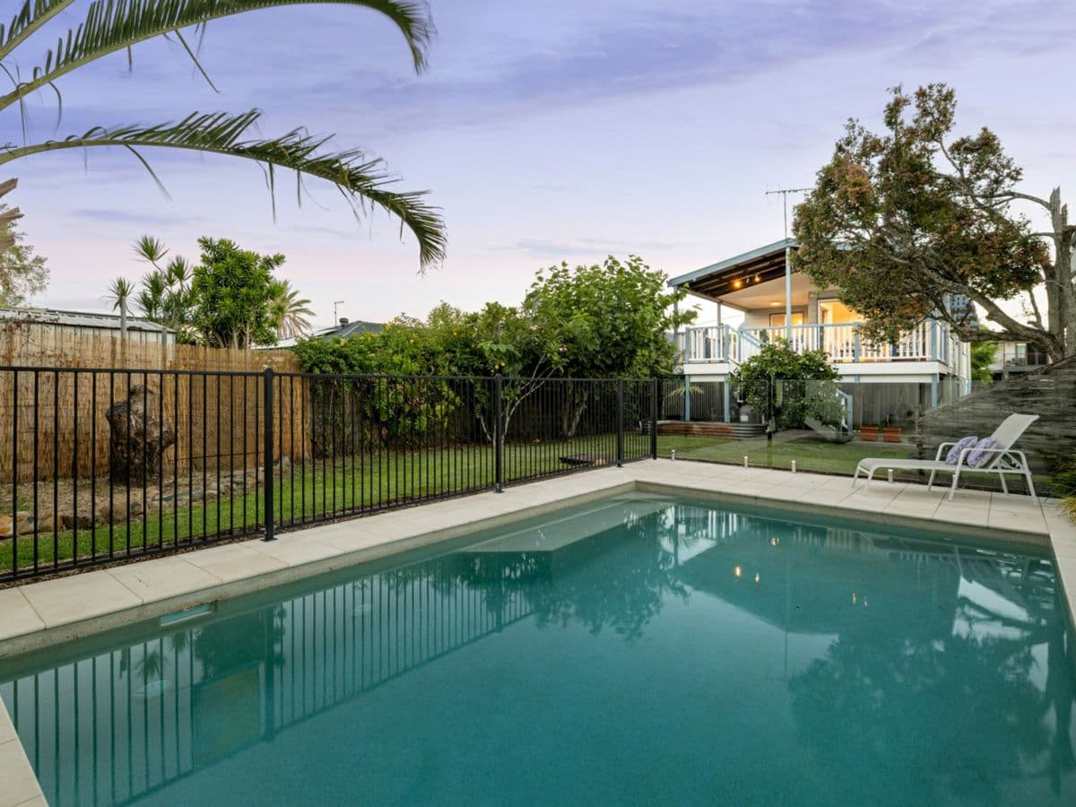 19 Outram Street, LOTA, Lota - Image 1