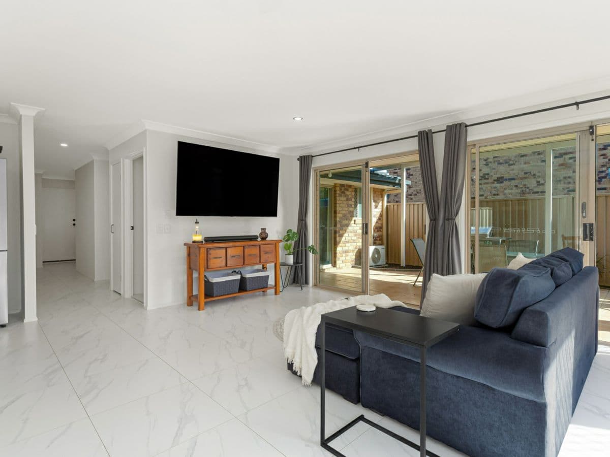 282 Nineteenth Avenue, ELANORA, Elanora - Thumbnail 3