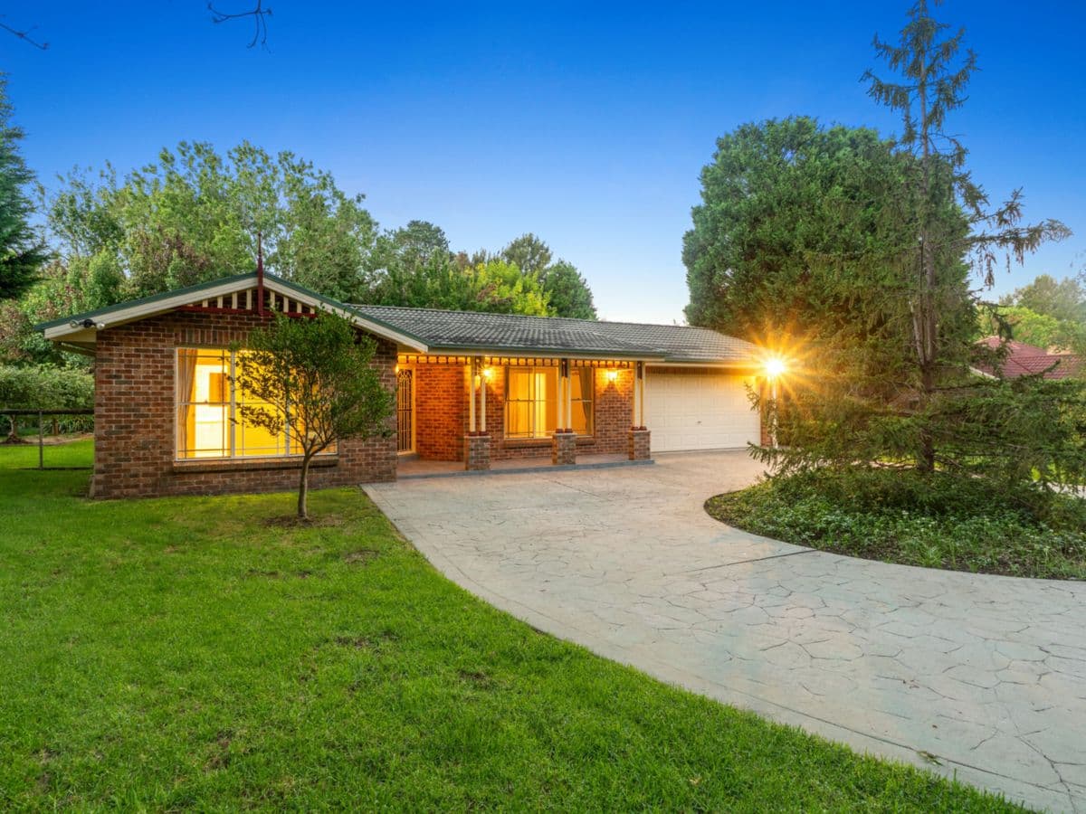 11 Cypress Parade, BOWRAL, Bowral - Image 1
