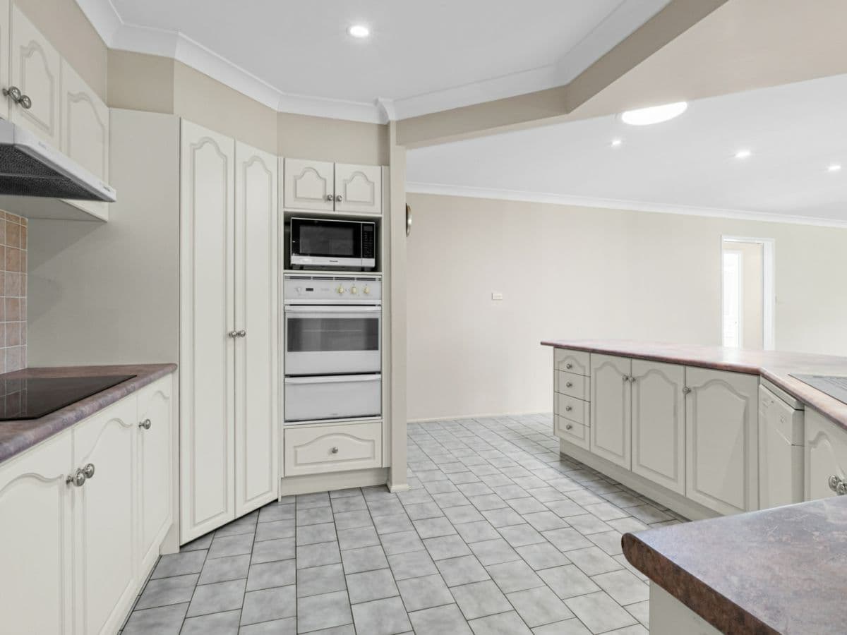 11 Cypress Parade, BOWRAL, Bowral - Thumbnail 3