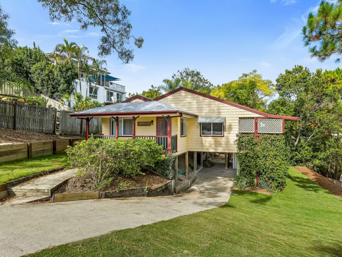 4 Corrigin Court, ELANORA, Elanora - Image 1