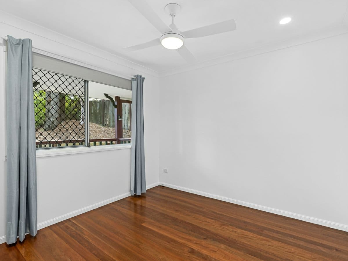 4 Corrigin Court, ELANORA, Elanora - Thumbnail 4