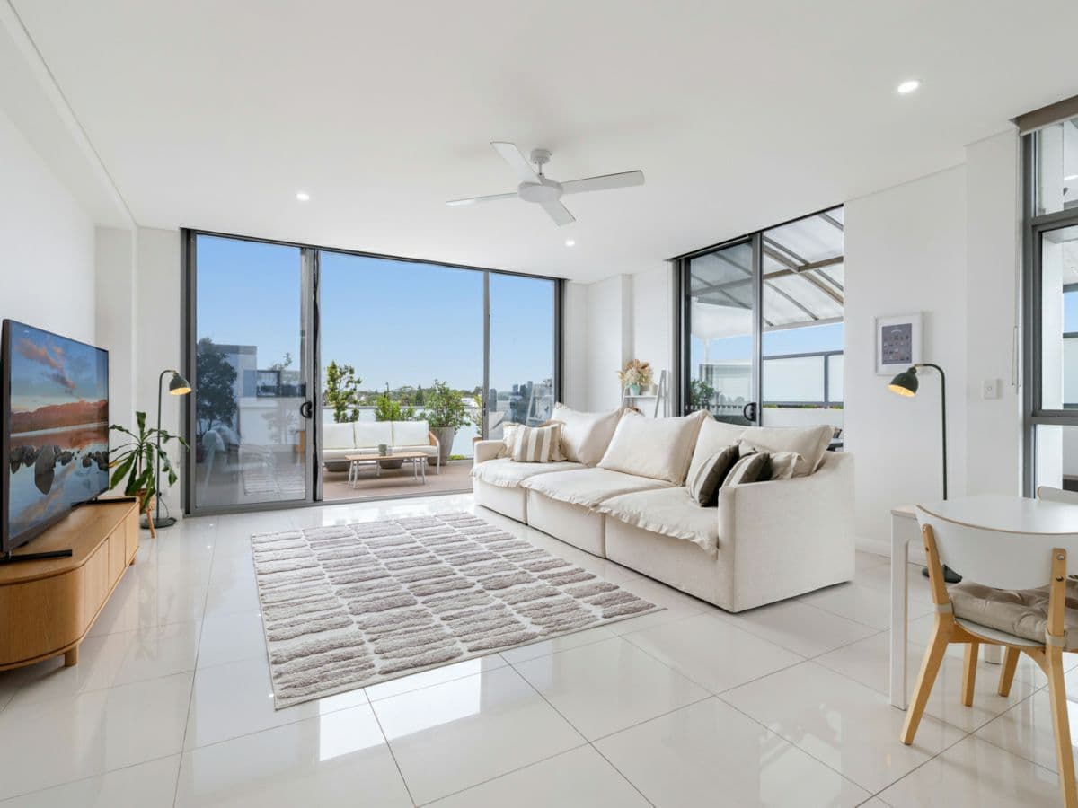 2520/43-45 Wilson Street, BOTANY, Botany - Image 1