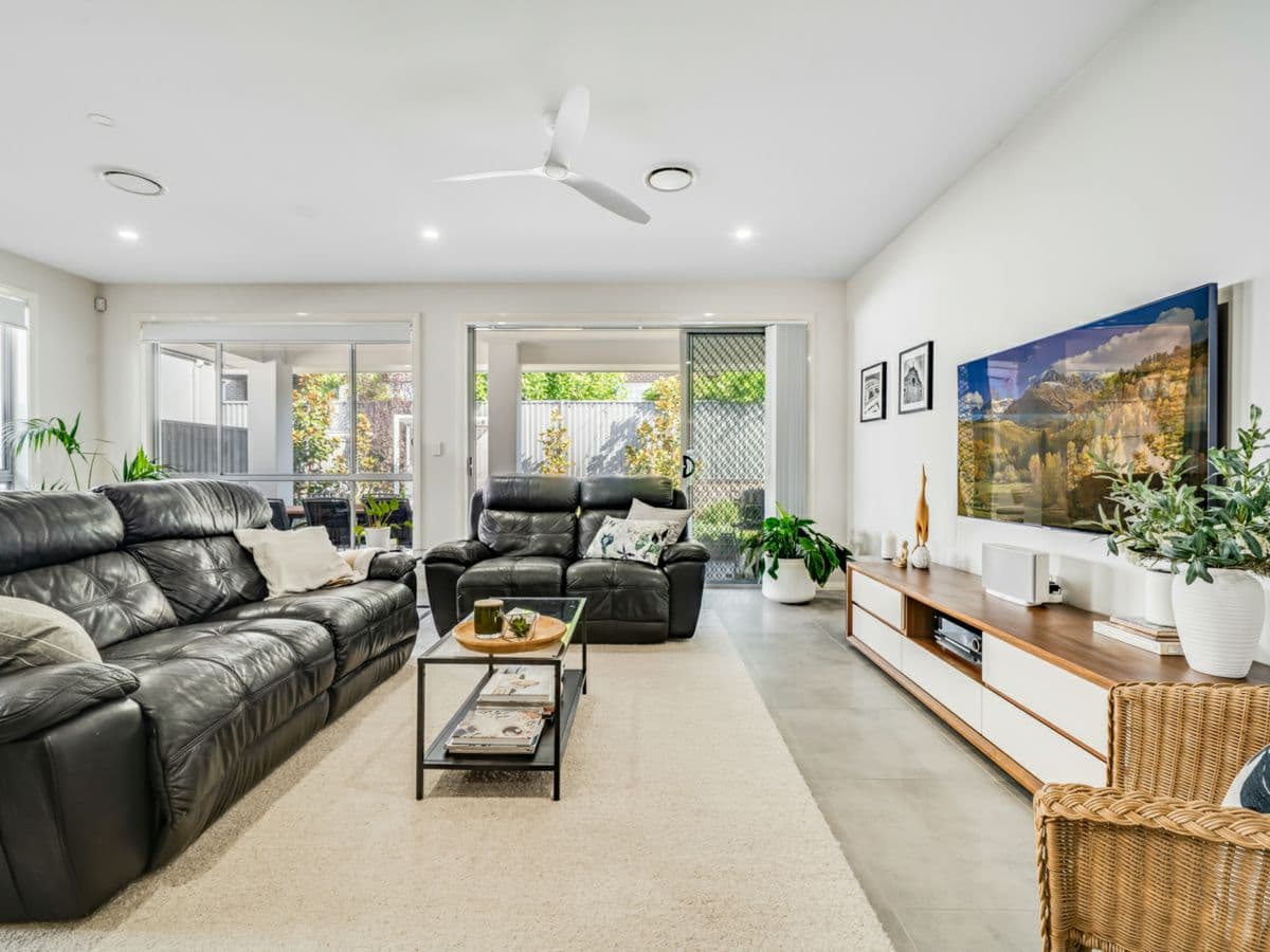 6 Elland Road, NORTH KELLYVILLE, North Kellyville - Thumbnail 2