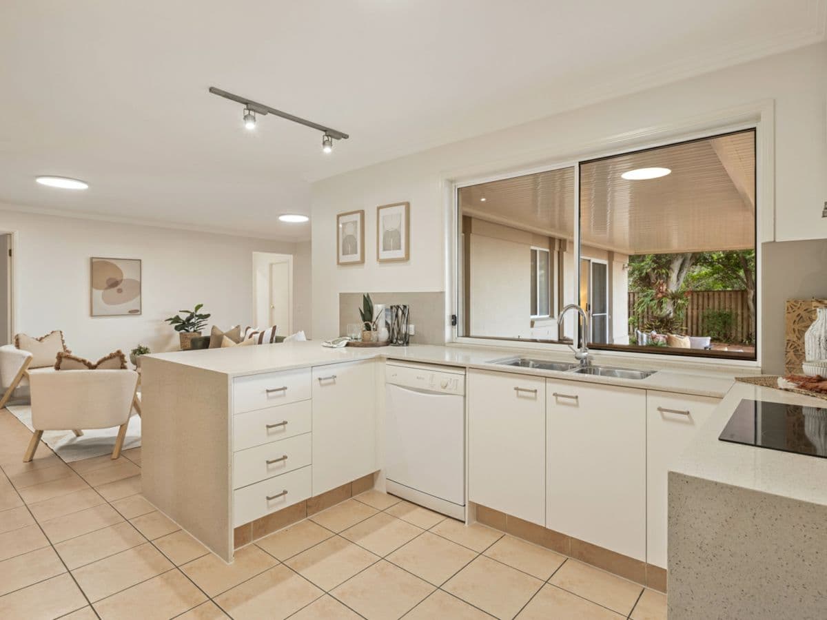 41 Langport Parade, MUDGEERABA, Mudgeeraba - Thumbnail 6