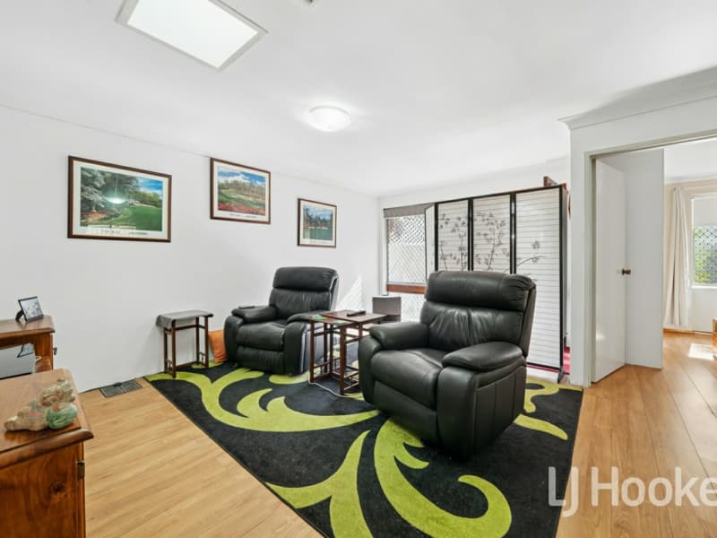 37B Ravenhill Road, Thornlie, Thornlie - Image 1