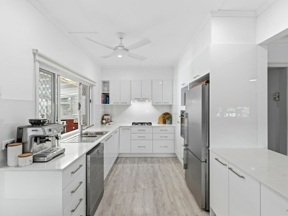 33 Windrest Avenue, ASPLEY, Aspley - Thumbnail 2