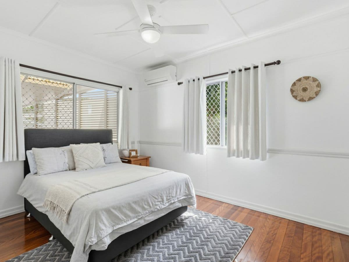 33 Windrest Avenue, ASPLEY, Aspley - Thumbnail 6