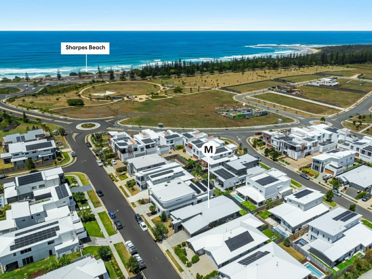 15 Surf Avenue, SKENNARS HEAD, Skennars Head - Image 1