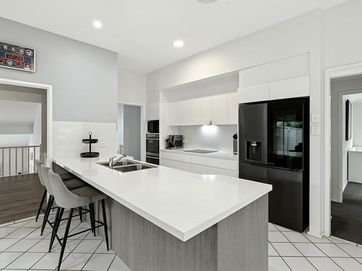 12 Falmar Place, WORONORA HEIGHTS, Woronora Heights - Thumbnail 3