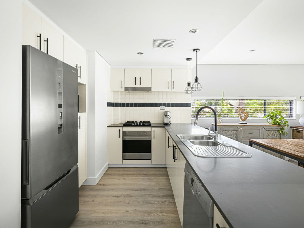 1/3 King Street, NARRABEEN, Narrabeen - Thumbnail 3