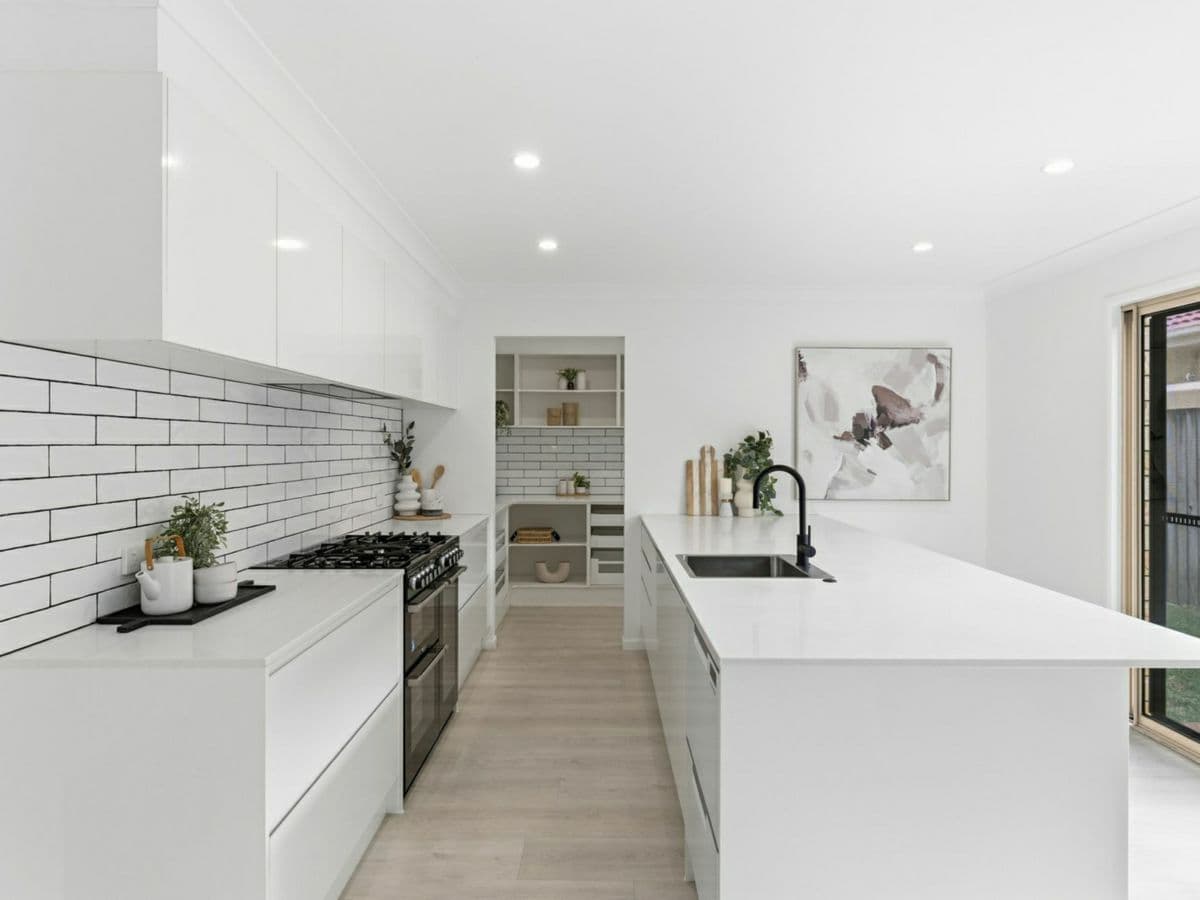 2 Freeman Place, BRACKEN RIDGE, Bracken Ridge - Thumbnail 2