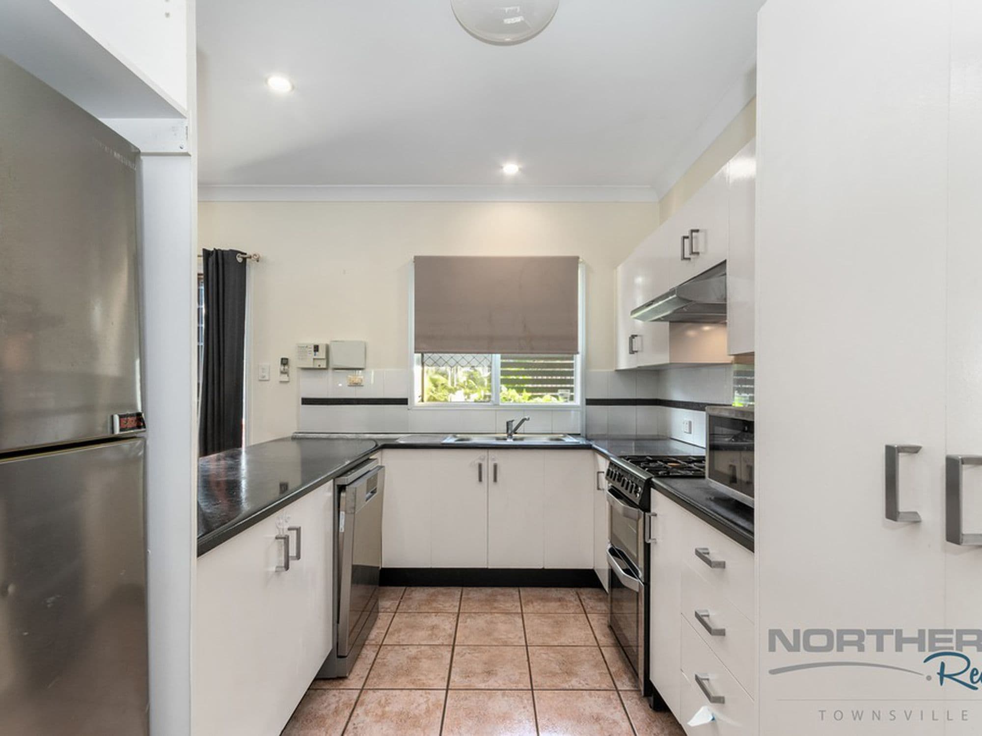 2 / 5A Church Street, West End, West End - Image 1