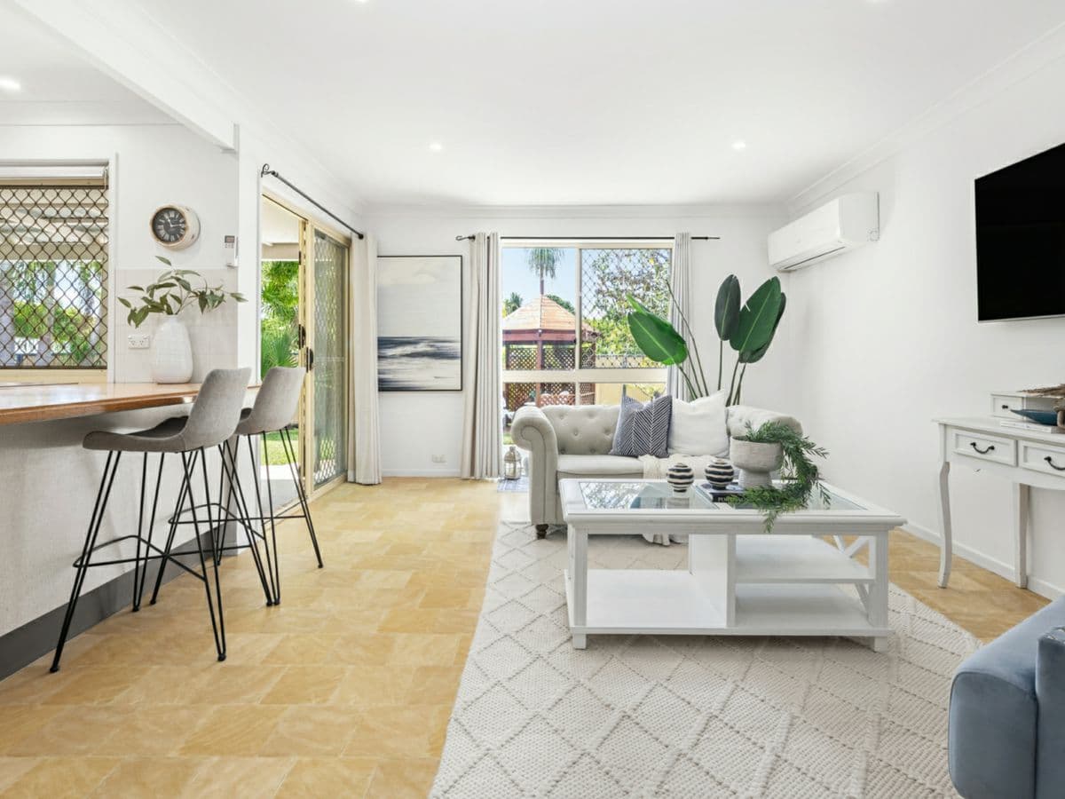 72 Englefield Road, OXLEY, Oxley - Thumbnail 2