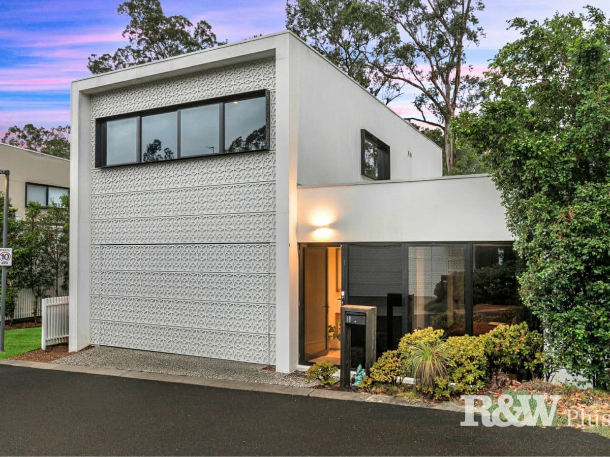18/2 Brushbox Court, CHAPEL HILL, Chapel Hill - Thumbnail 2