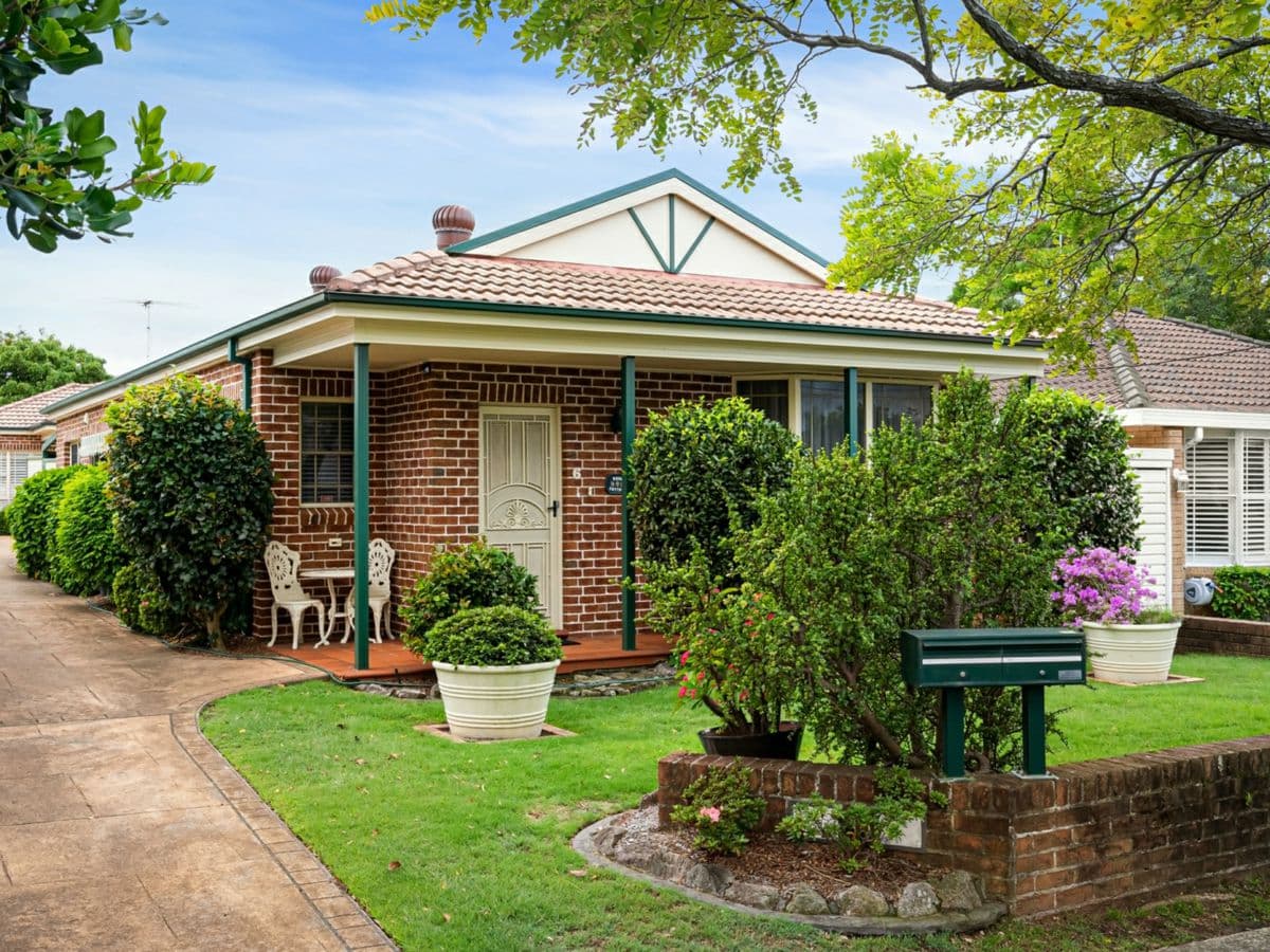 6 Evans Street, SANS SOUCI, Sans Souci - Image 1