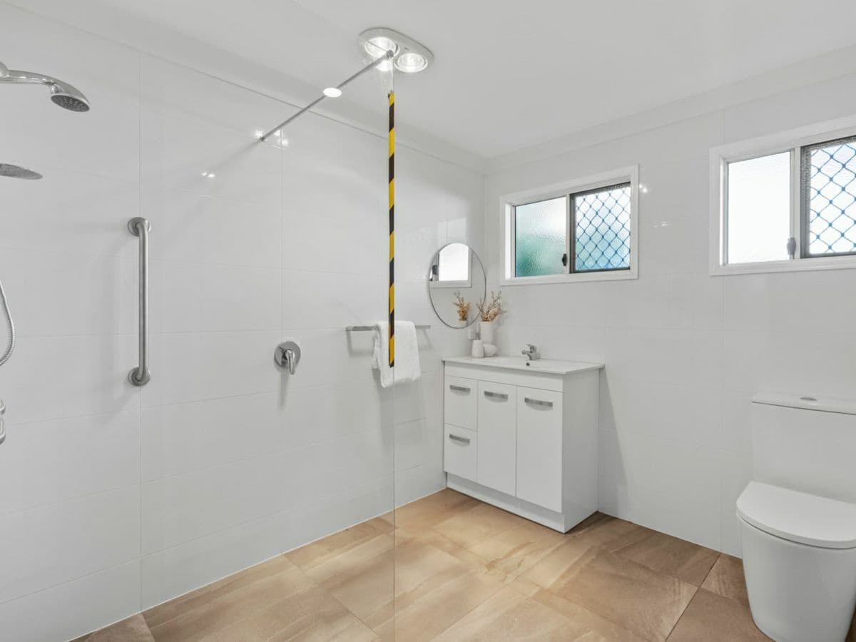 33 Norman Street, WOOLOOWIN, Wooloowin - Thumbnail 7