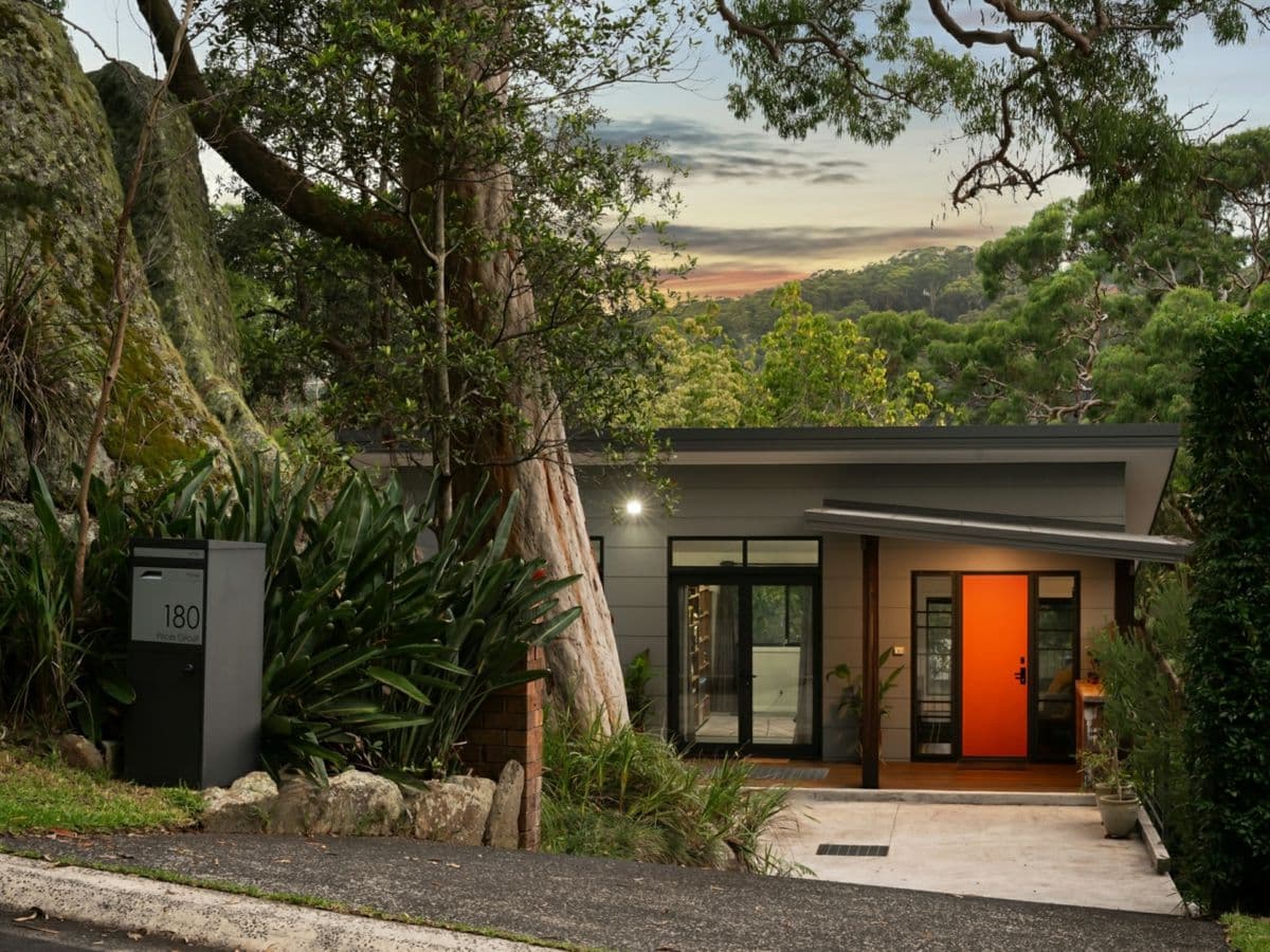 180 Prices Circuit, WORONORA, Woronora - Thumbnail 2