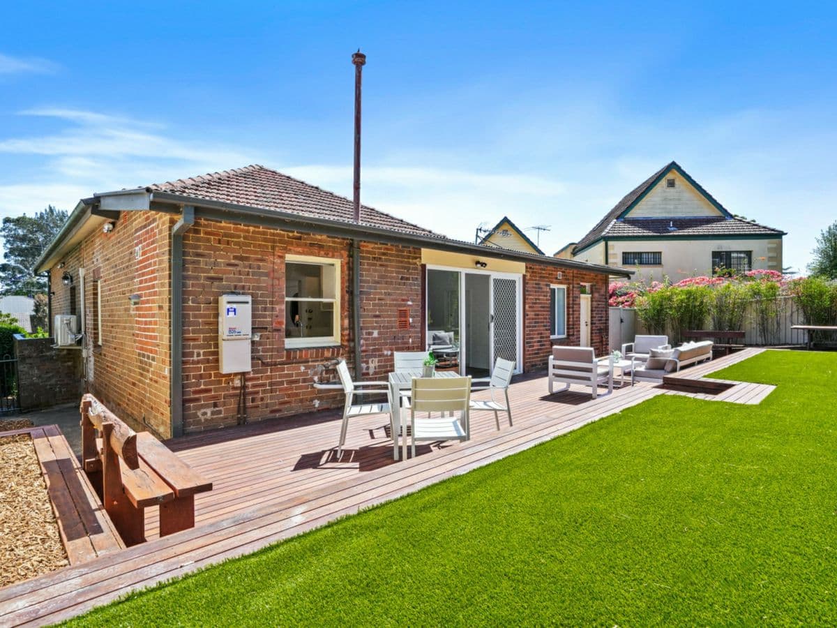 73 Carlingford Road, EPPING, Epping - Image 1