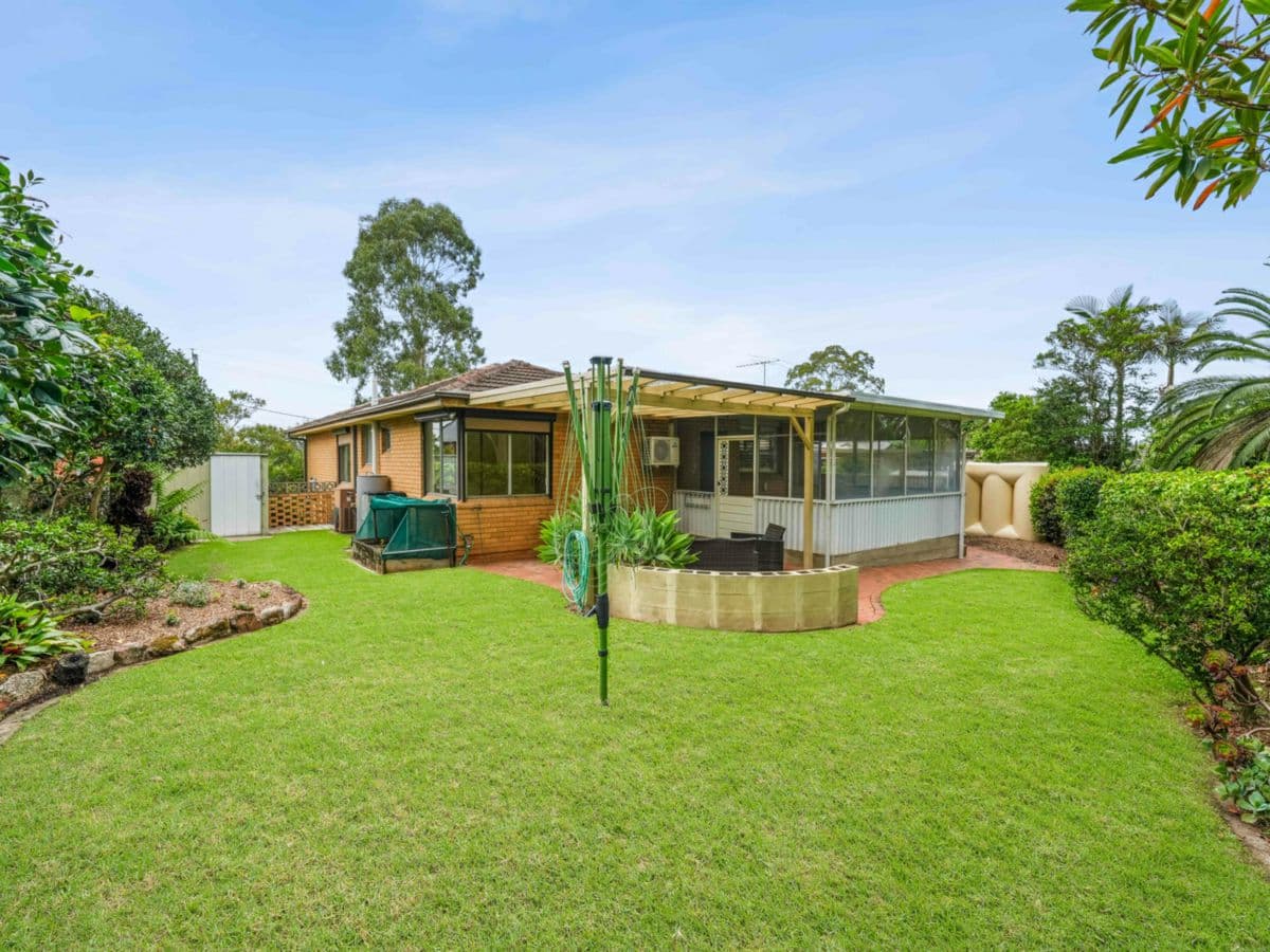 19 Robbie Crescent, CARLINGFORD, Carlingford - Thumbnail 2