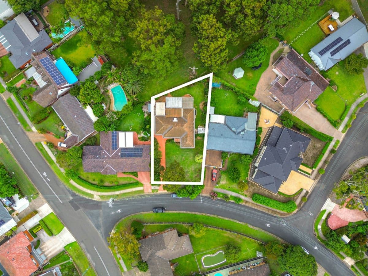 19 Robbie Crescent, CARLINGFORD, Carlingford - Thumbnail 4