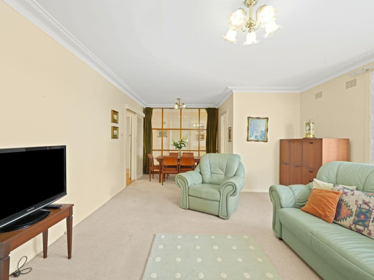19 Robbie Crescent, CARLINGFORD, Carlingford - Thumbnail 6
